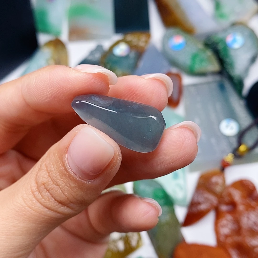 夏***翡翠未镶嵌吊坠(不含链)