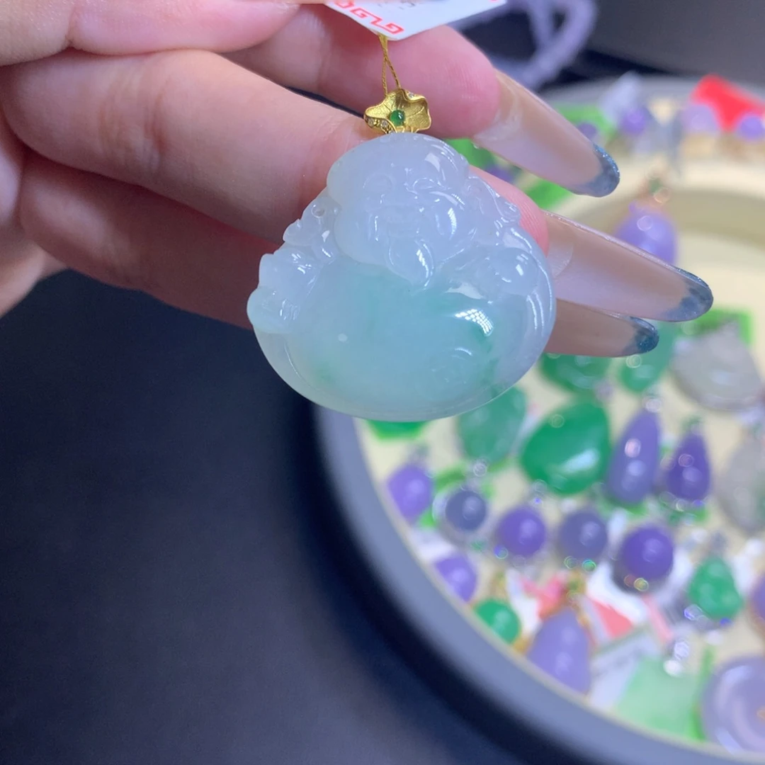 颈饰18K金镶嵌翡翠天然