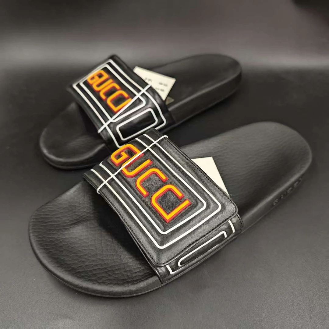 95新 GUCCI/古驰 时尚经典字母印花魔术贴一字拖鞋41欧码 los605