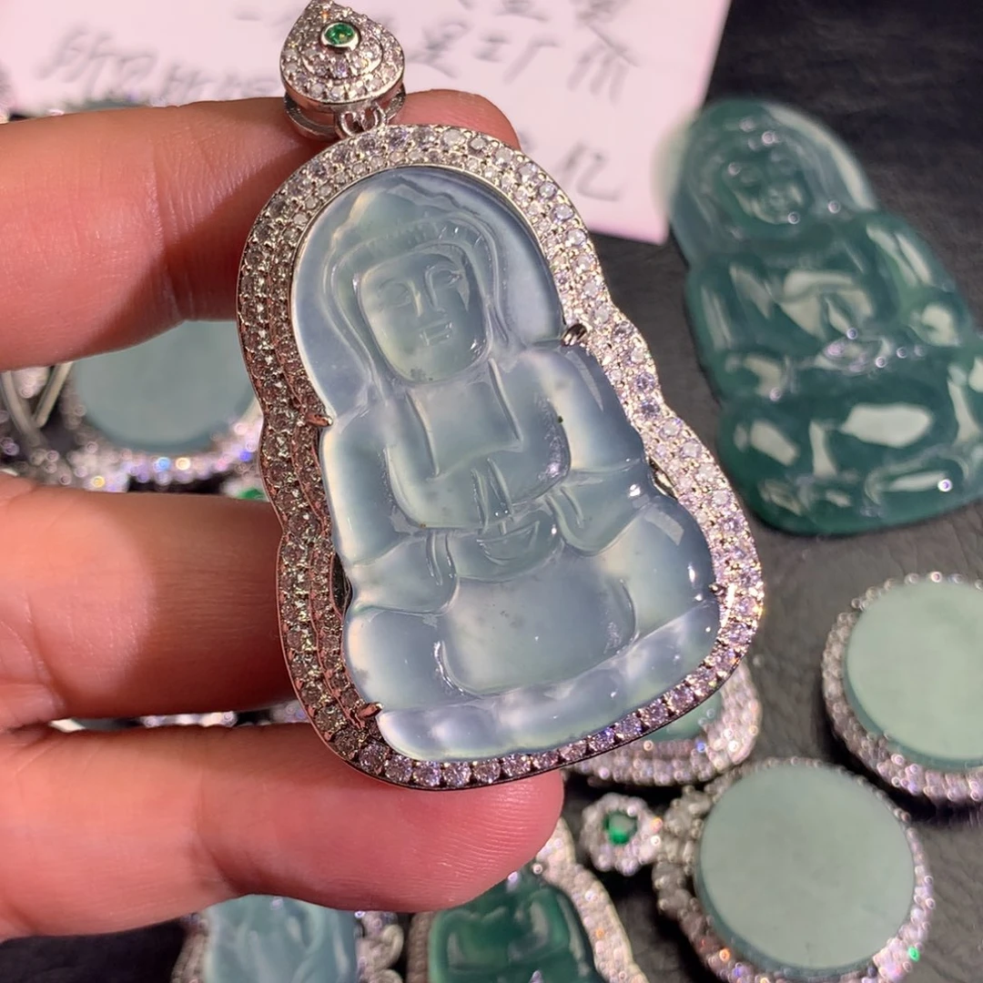 翡翠颈饰未镶嵌观音