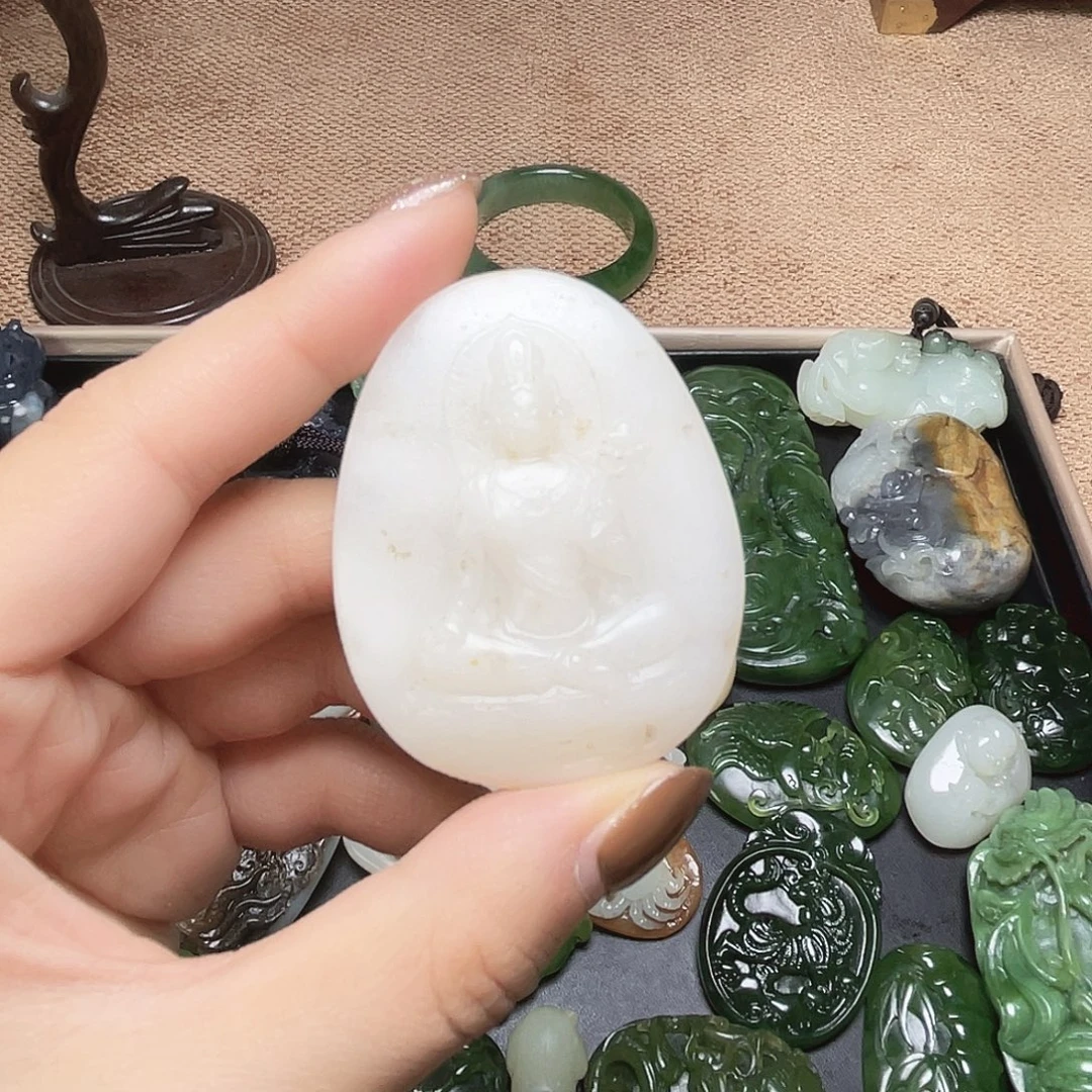 和田玉未镶嵌颈饰