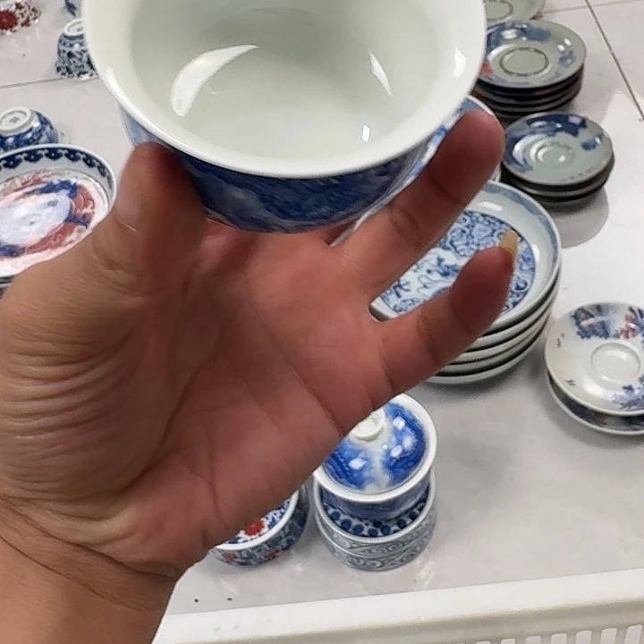 瓷片墨龙吸水主人杯