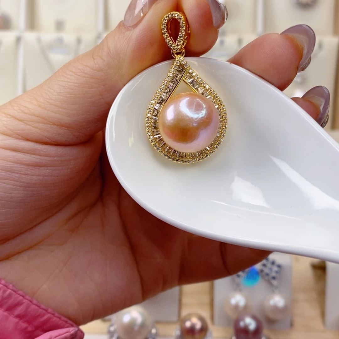 淡水珍珠吊坠(赠链)合金