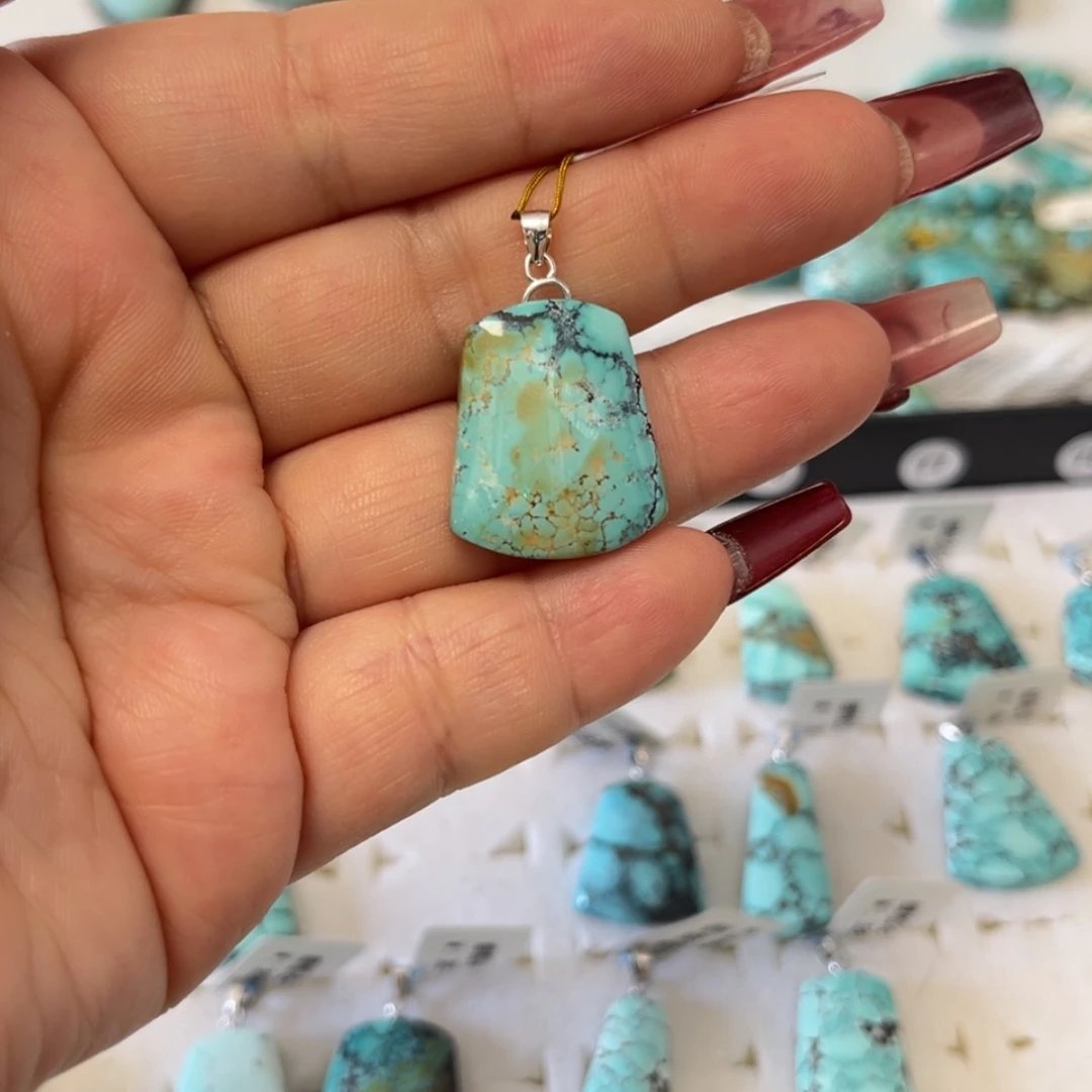 【闪购商品】未镶嵌绿松石珠宝奇石