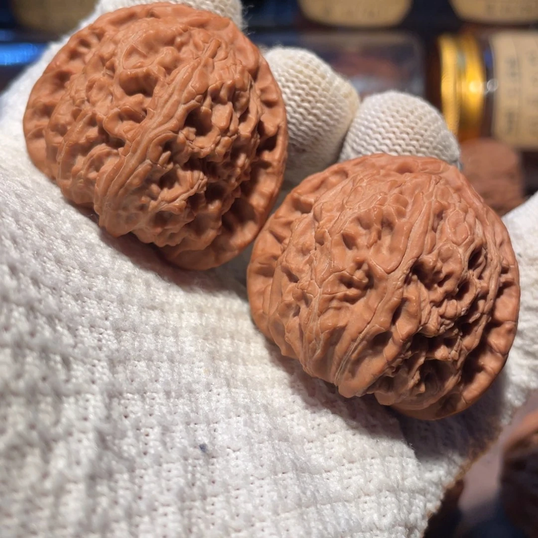 文玩核桃把件44三角白