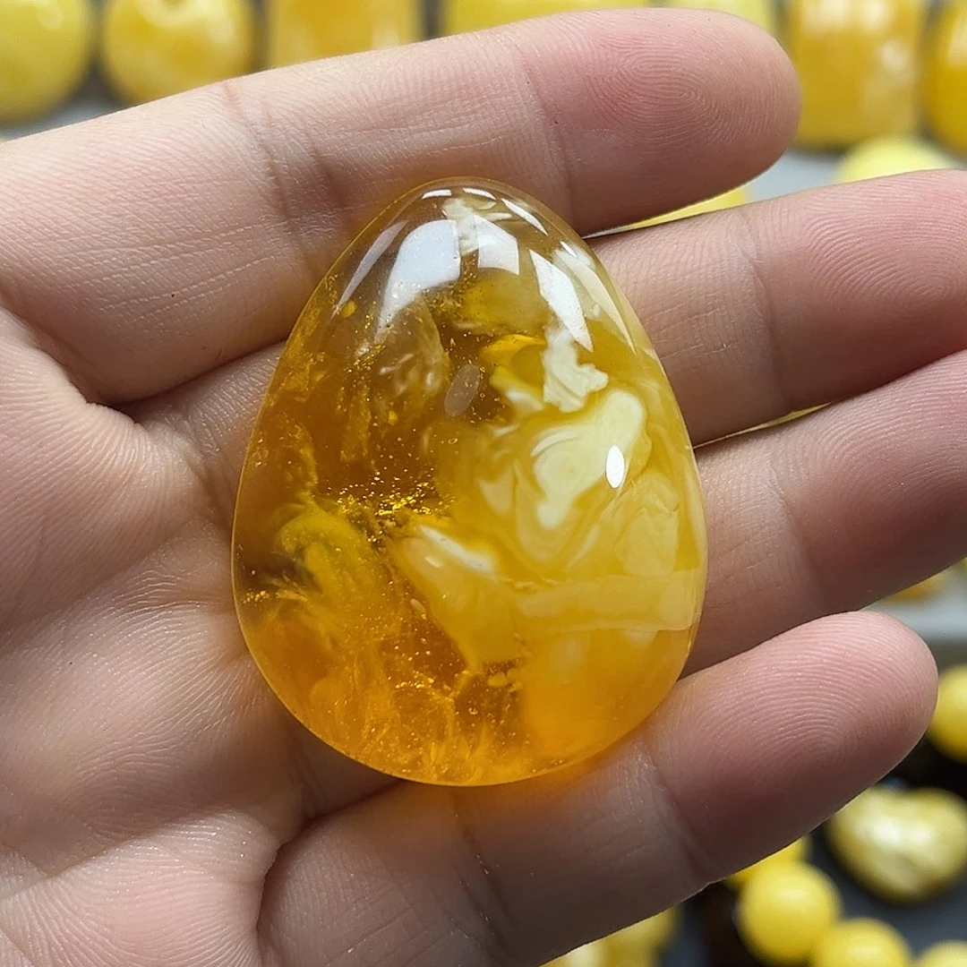 蜜蜡未镶嵌珠宝奇石