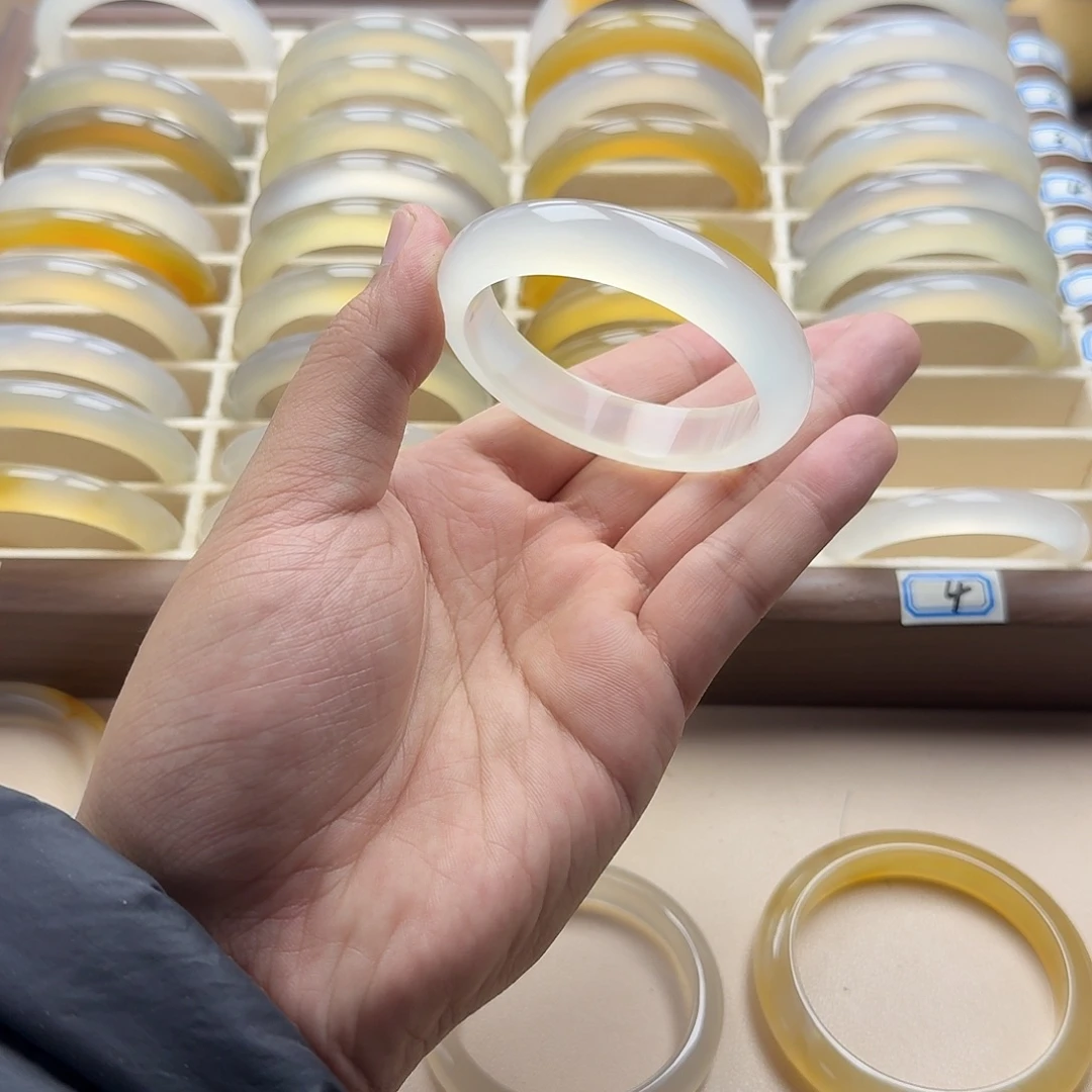 玛瑙/玉髓未镶嵌手镯54.8圈口