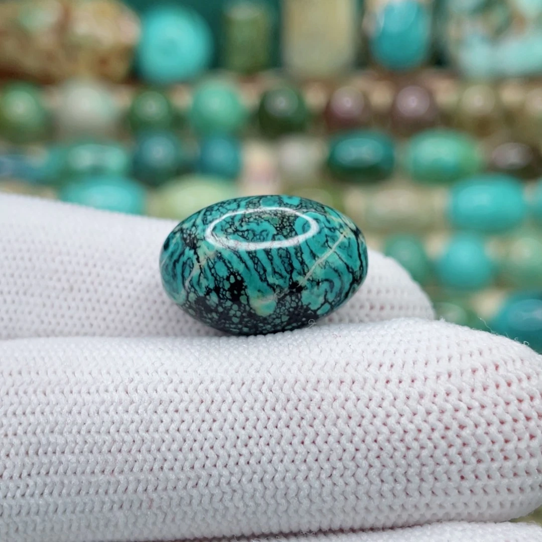 未镶嵌绿松石颈饰