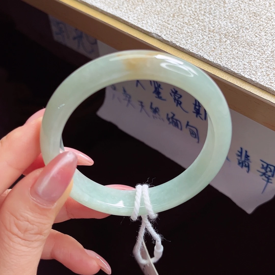 翡翠未镶嵌手镯手镯