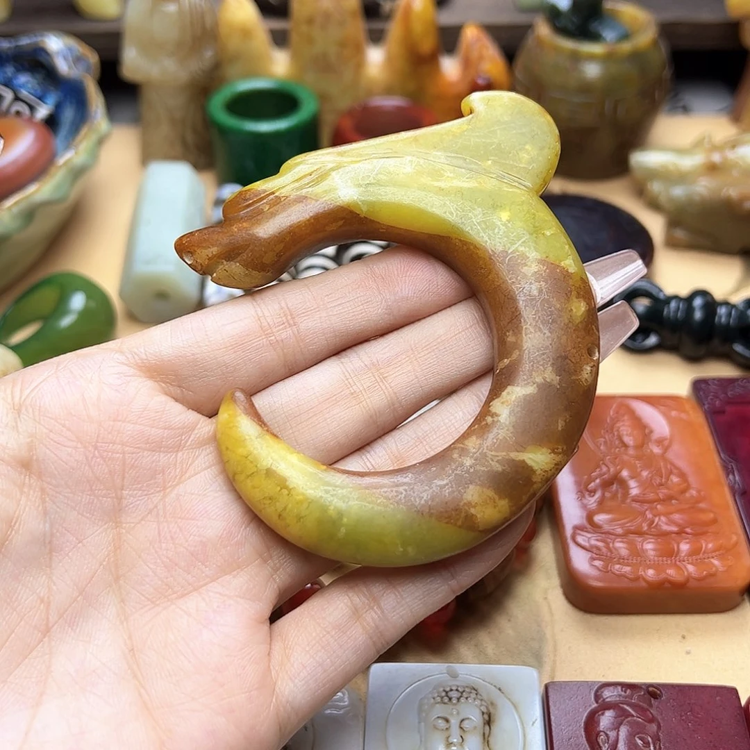 蛇纹石玉未镶嵌颈饰