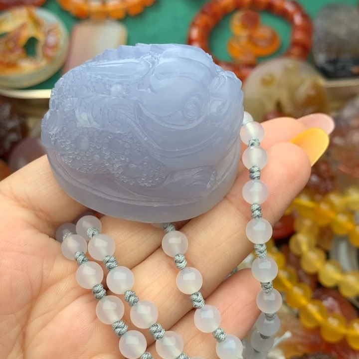 玉***花玛瑙/玉髓颈饰未镶嵌