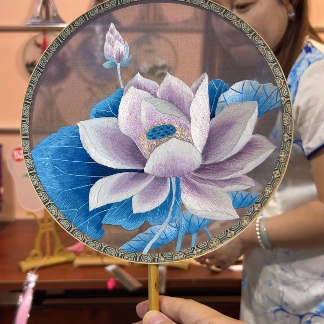 真丝纯手工双面绣荷花