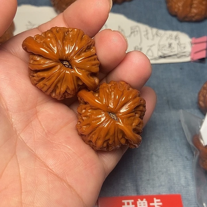 吊坠文玩核桃莫38