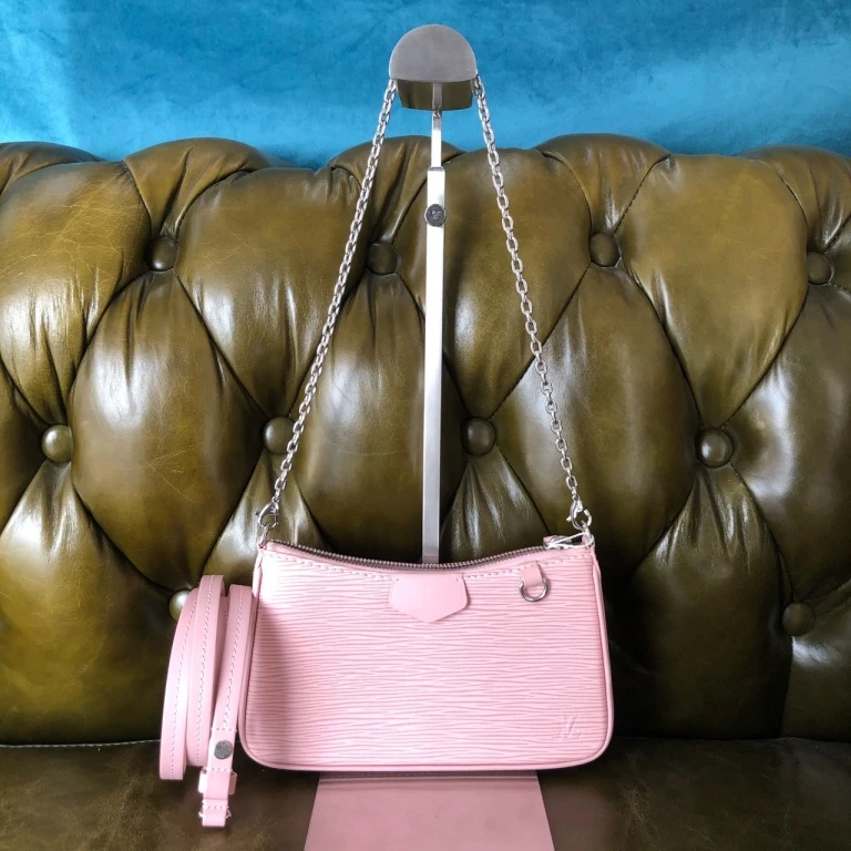 安洁利严选 LV樱花粉水波纹腋下包 WHZ411282