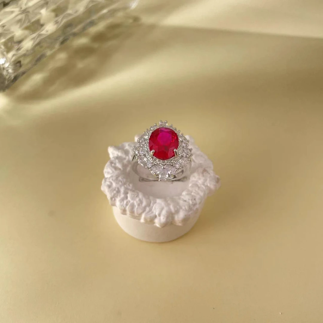 鸽子血红色戒指———————————