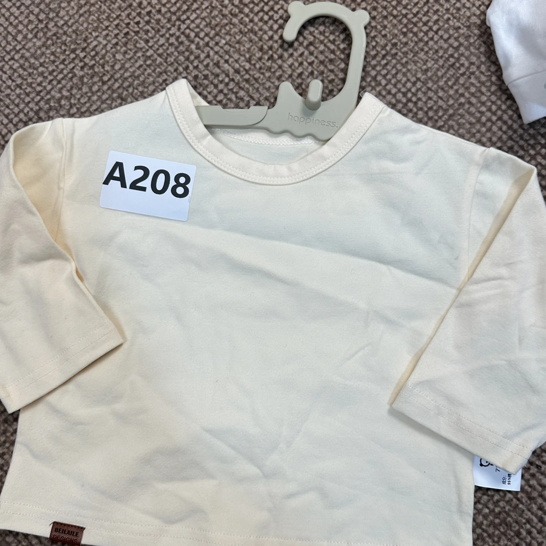 A208儿童黄色上衣
