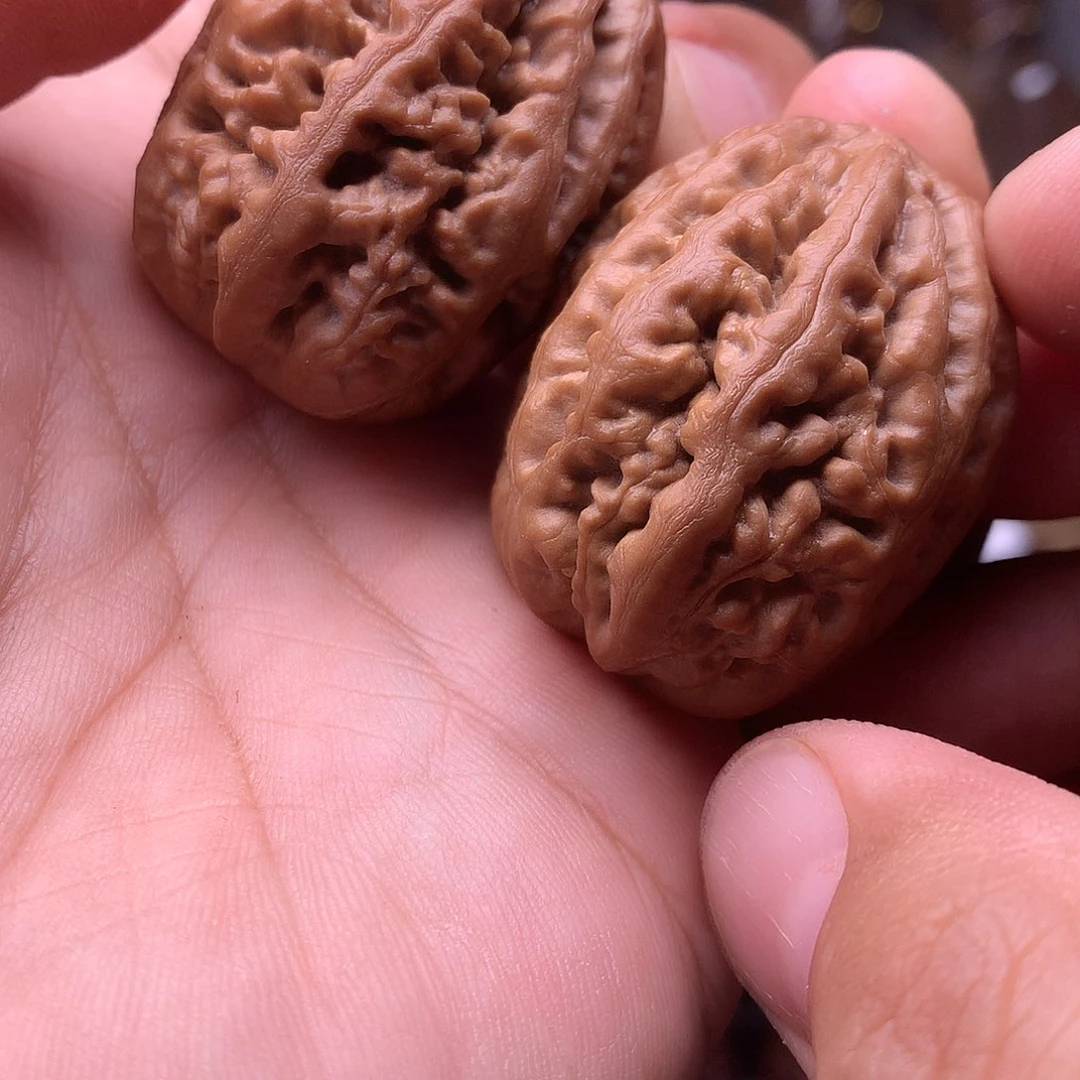 z***o把件文玩核桃东北楸子文玩核桃