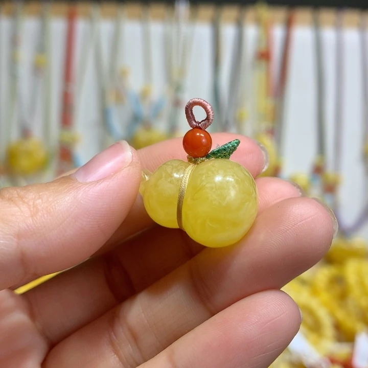蜜蜡未镶嵌裸石配饰