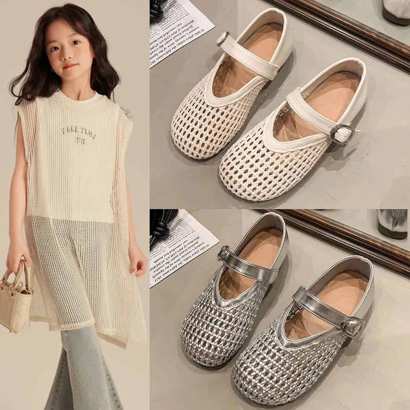 小黄鸭女童银色小皮鞋2025夏季新款软底公主鞋儿童透气凉鞋