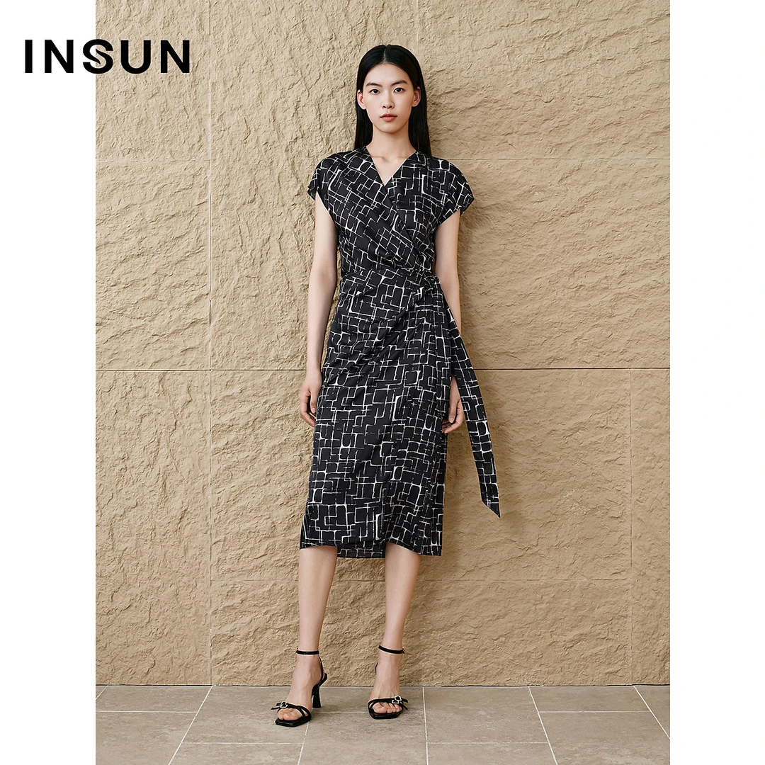 INSUN恩裳专选2025夏季肩部抽褶几何印花连衣裙