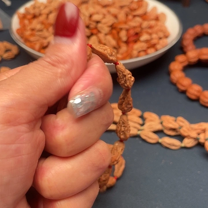 你***你吊坠桃核文玩核桃