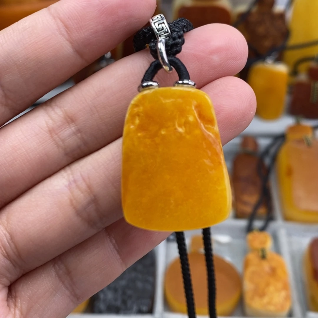 琥珀吊坠(赠链)未镶嵌