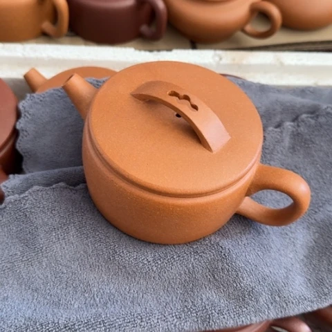 紫砂茶壶马****7黄降坡泥300c c