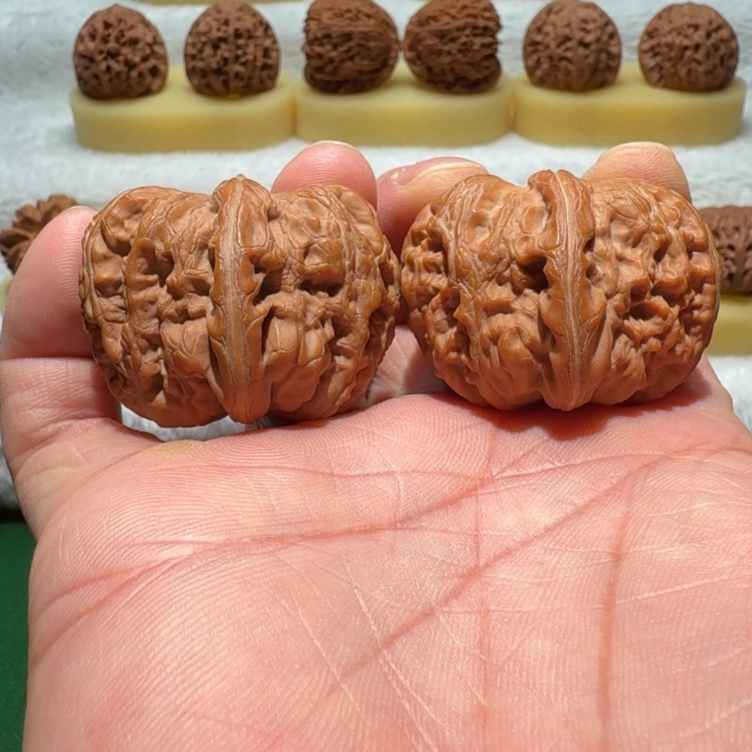 文玩核桃吊坠元宝45