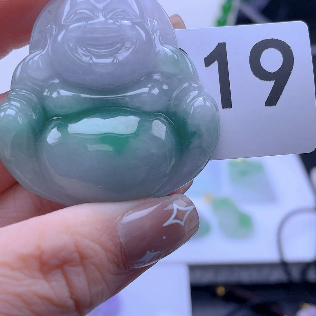 翡翠吊坠(赠链)未镶嵌