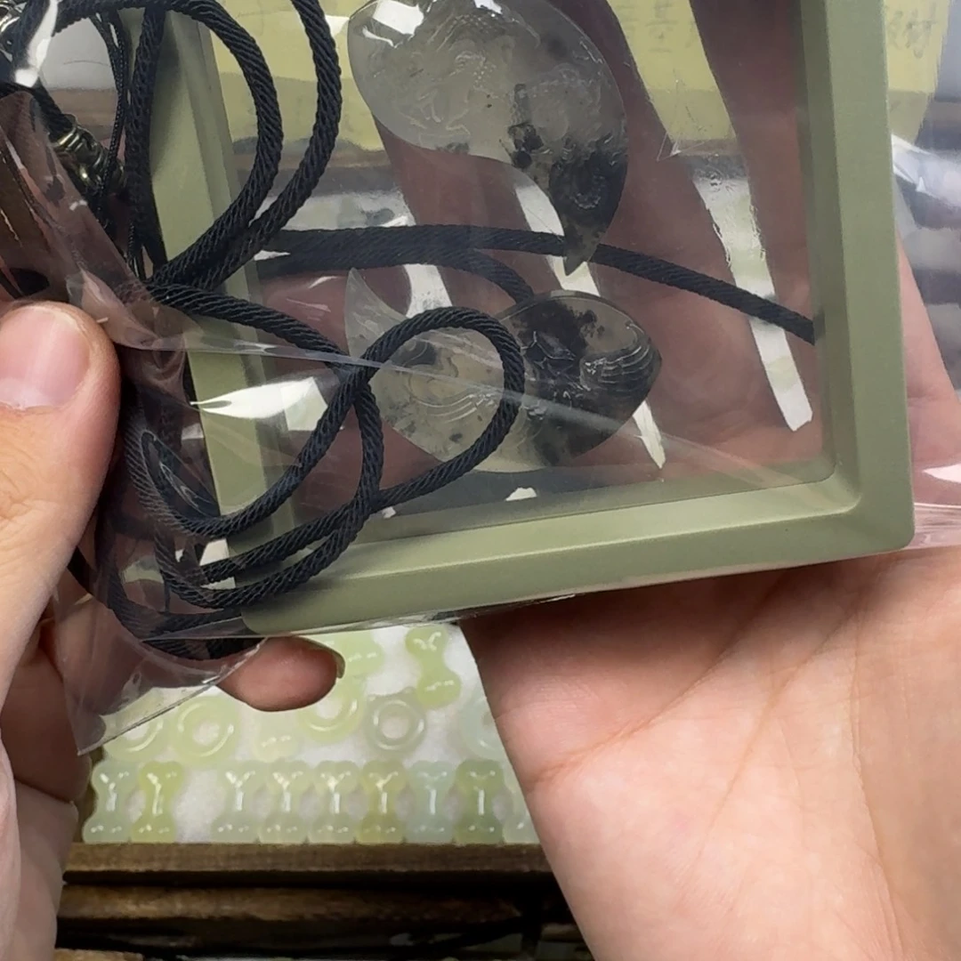 蛇纹石玉未镶嵌吊坠爽*歪