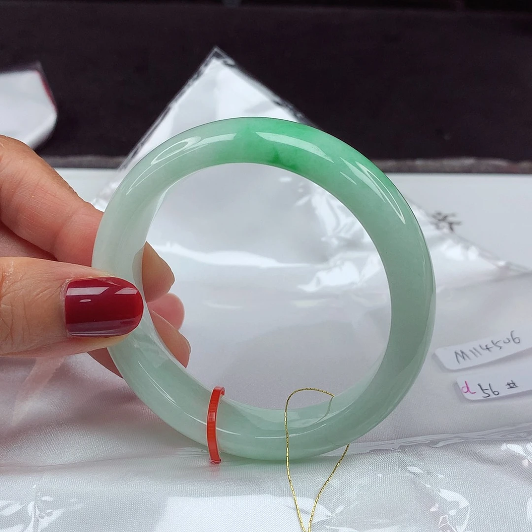 翡翠手镯未镶嵌56圈4506