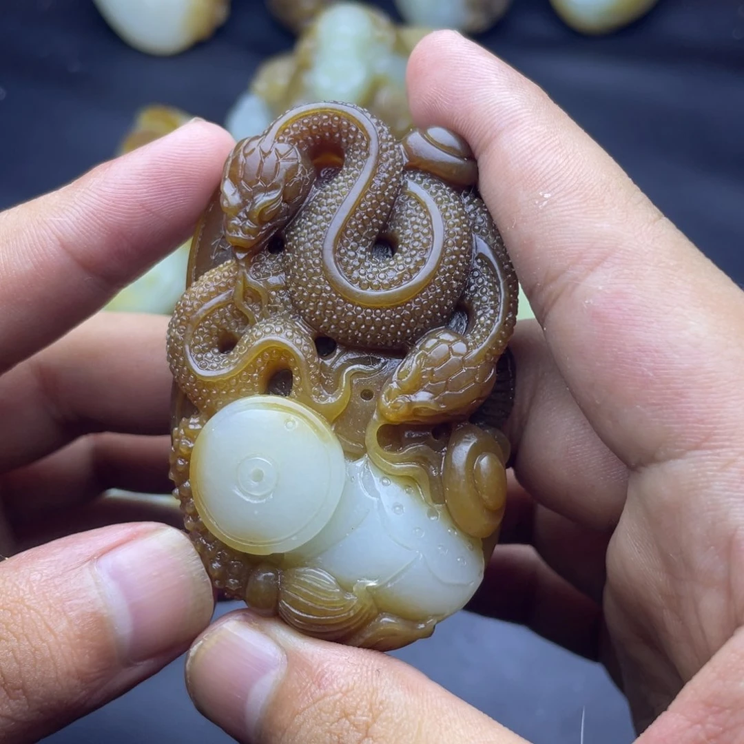 和田玉（糖玉）未镶嵌颈饰