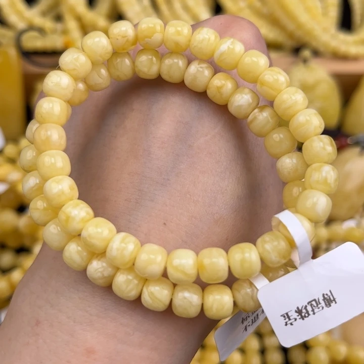 琥珀颈饰未镶嵌琥珀，多样性发其一