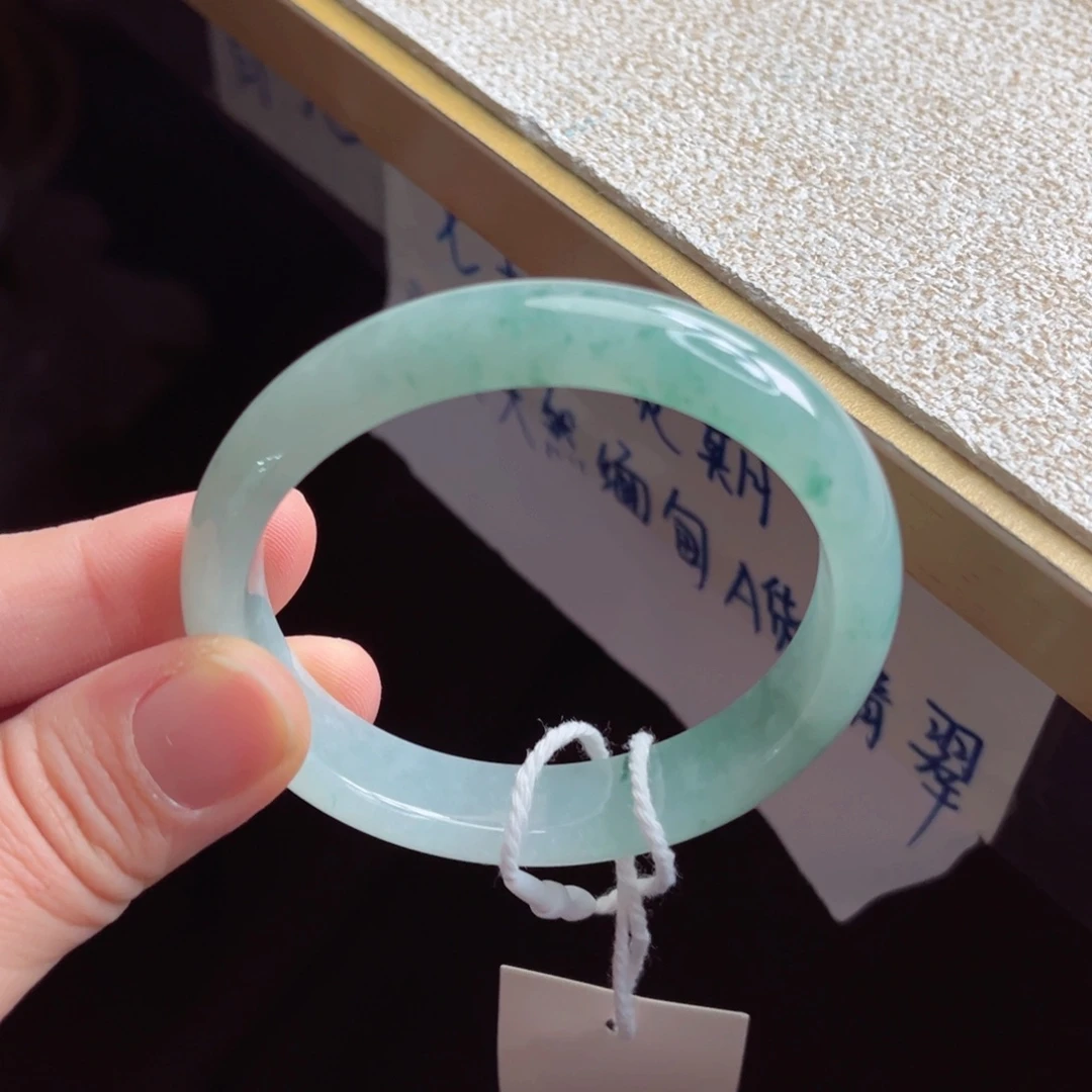 翡翠未镶嵌手镯手镯