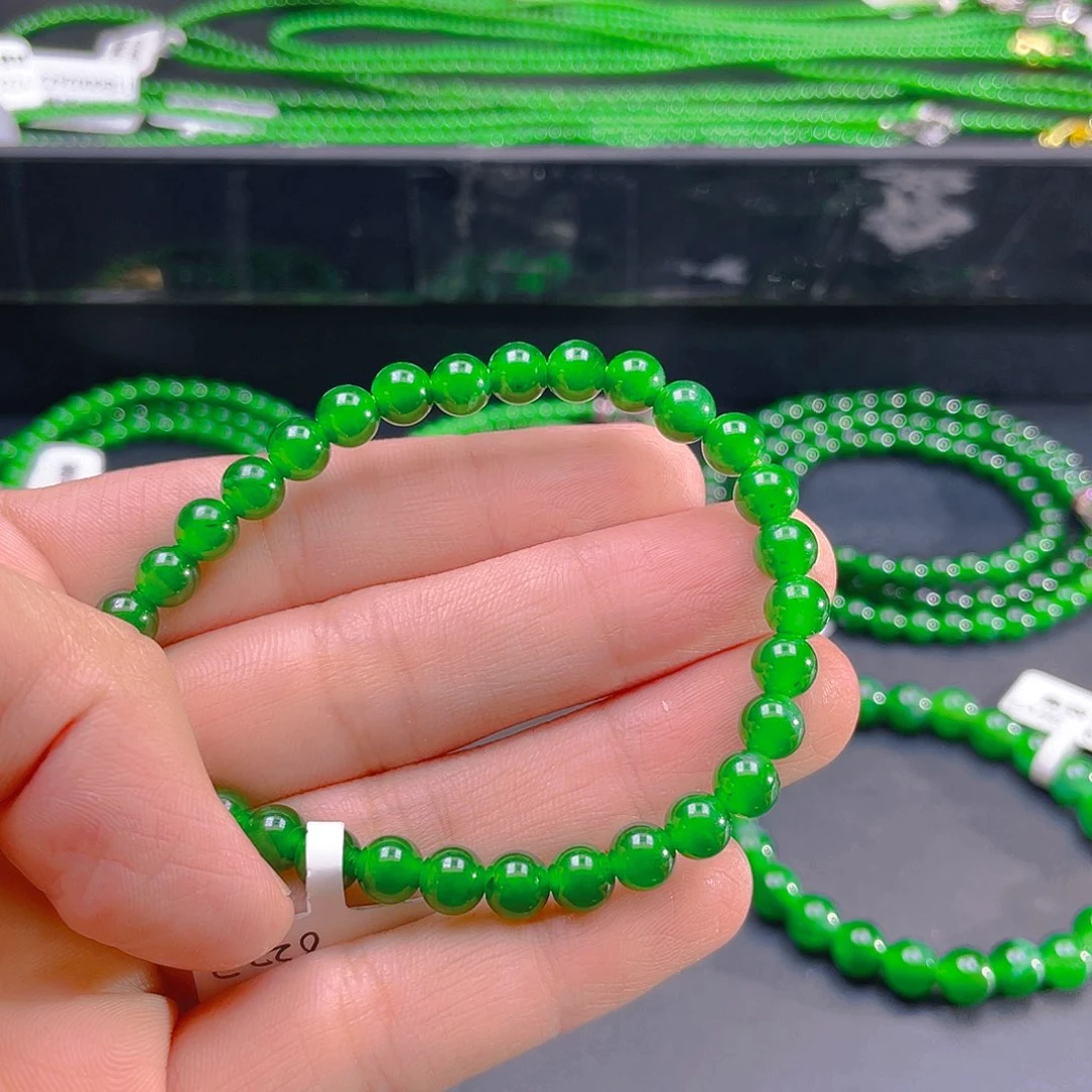 翡翠未镶嵌颈饰