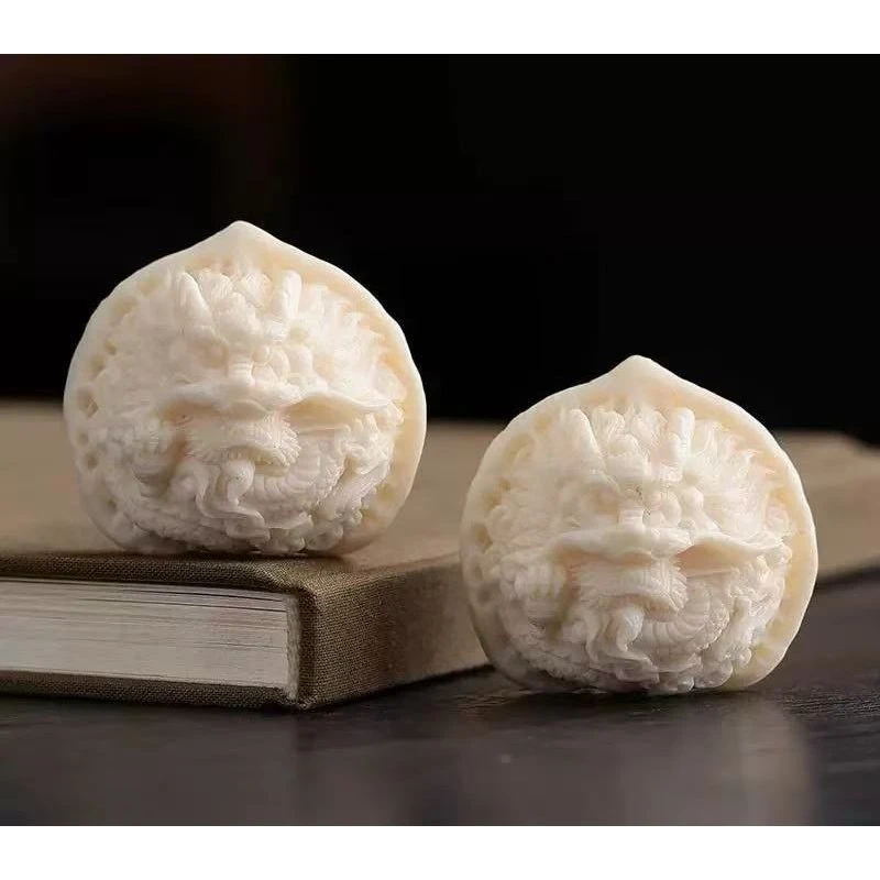 ZH2145-龙纹浮雕核桃一对