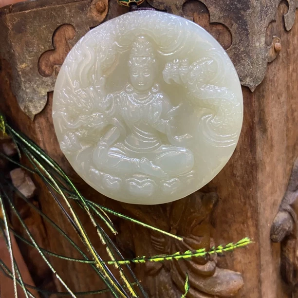 和田玉/千手牌挂坠/微色差/吊坠