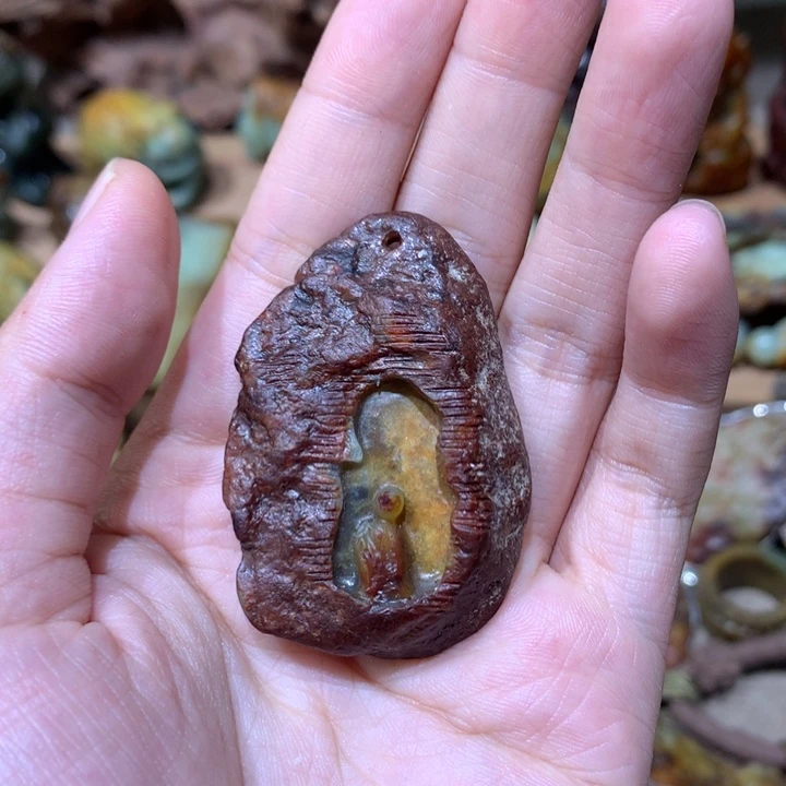 未镶嵌岫岩河磨玉（透闪石质玉）挂件
