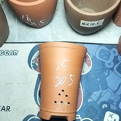 红泥新品两个花盆微瑕