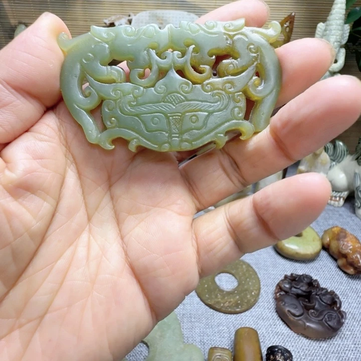 未镶嵌和田玉（糖玉）挂件
