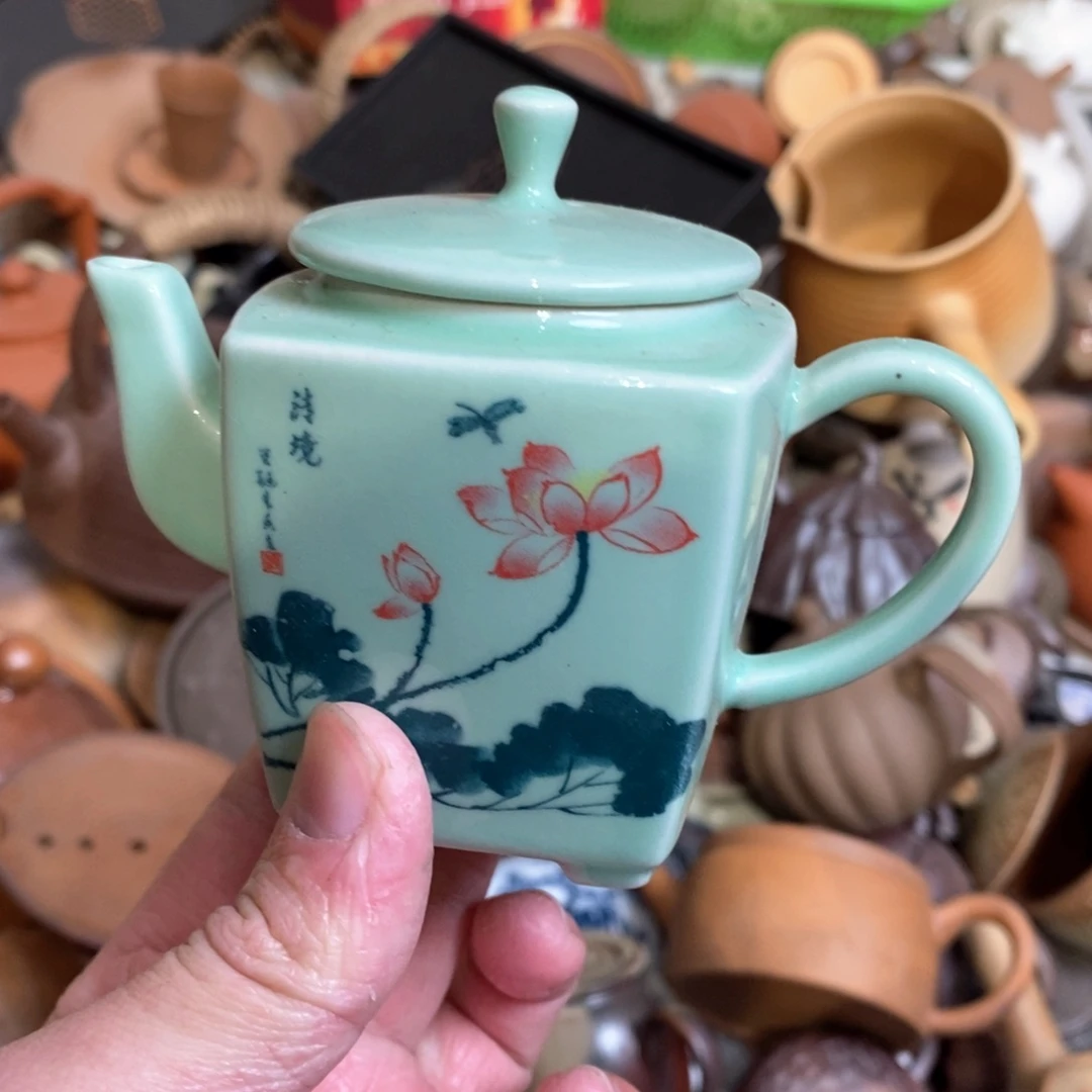 盖碗冲泡后汤色清澈透明面膜