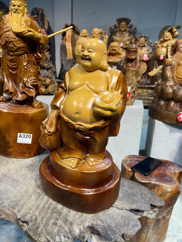 香樟木雕刻人物摆件