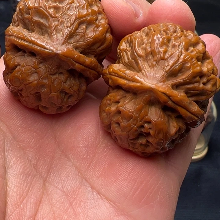 文玩核桃把件勇凌子13年老果