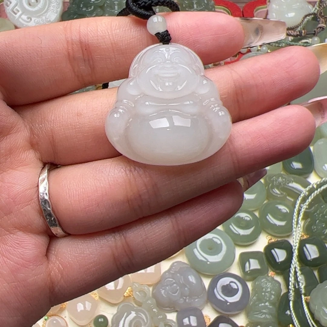 和田玉颈饰未镶嵌微****么