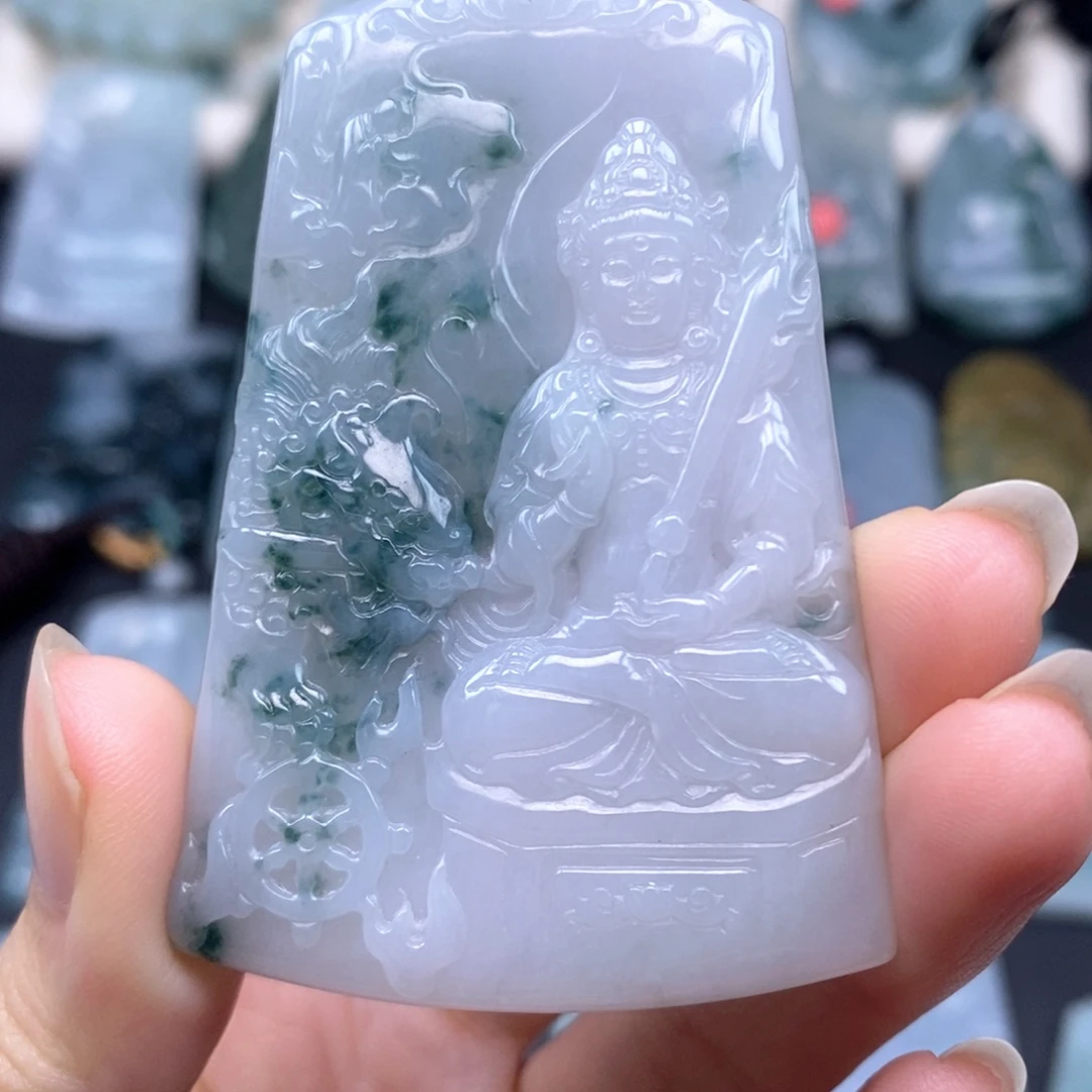 翡翠未镶嵌颈饰文殊