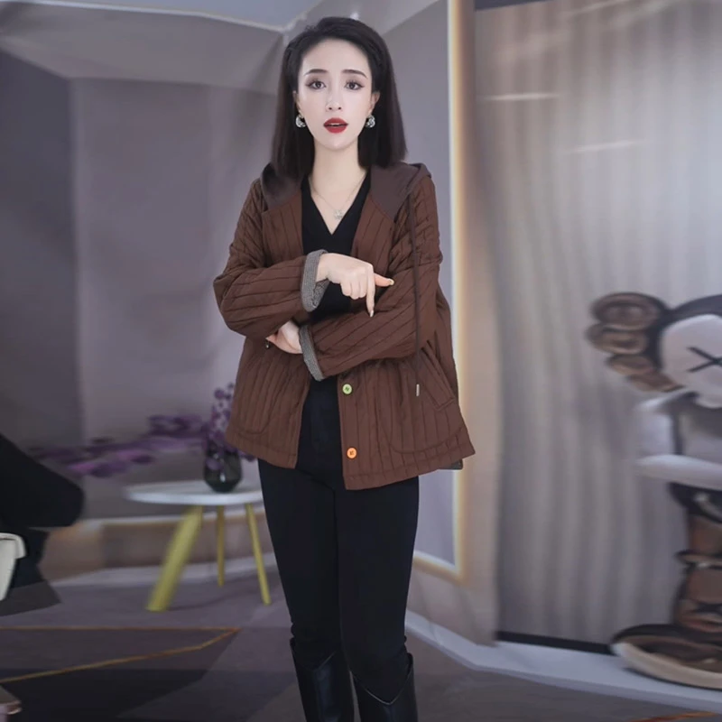 2025新款保暖短外套女秋冬洋气中老年妈妈装显瘦百搭针织开衫上衣