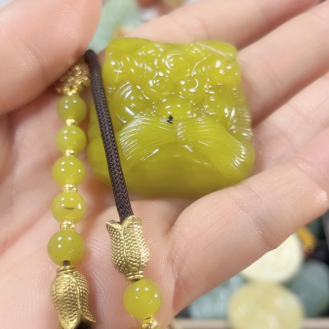 蛇纹石玉颈饰未镶嵌阿***南