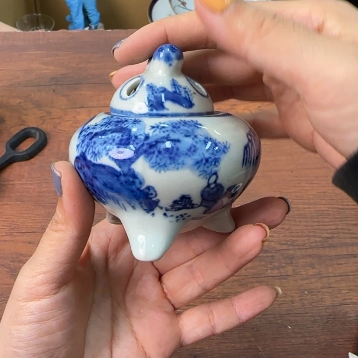 一个陶瓷物件哈哈哈哈