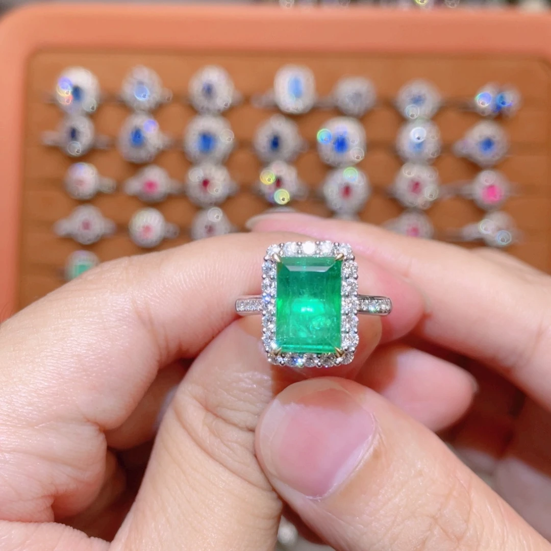 祖母绿戒指18K金镶嵌3.63ct 斯瓦特
