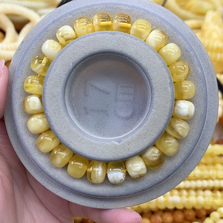 蜜蜡未镶嵌珠宝奇石